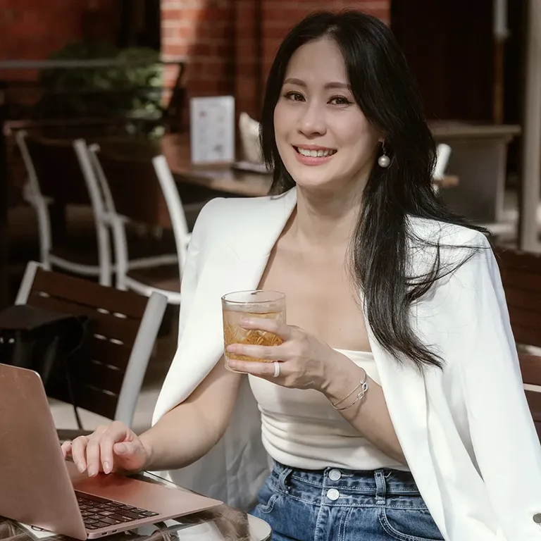 chloe chan therapy in hong kong central